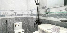 Nhà Mới 100% Hẻm Xe Tải Chiến Lược, 42.6m2, Chỉ 4.38 Tỷ, Xách Vali Vào Ở Ngay