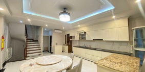 Bán nhà Xuân Đỉnh 37m2  tầng 2 đua ra 40m2 xây 5 tầng giá 9 tỷ có thương lượng