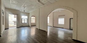 CHO THUÊ BIỆT THỰ KIỂU CỔ 350m2 NGAY TRUNG TÂM QUẬN 1 10M RA MẶT TIỀN