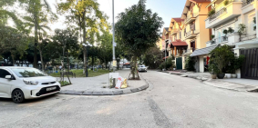 biệt thự lô góc Việt Hưng, vỉa hè rộng, ôtô tránh, view công viên cây xanh