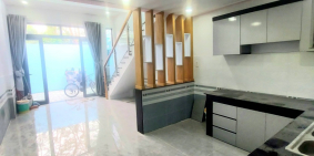 Nhà đẹp ngay sau ủy ban xã Đông Thạnh, gần chợ, trường, công viên...