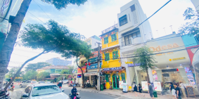 Cho thuê nhà nguyên căn 3 tầng Nha Trang (khu mua sắm sầm uất)