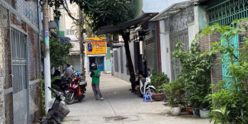 Nhà vuông vức, ngang hơn 5m, gần mặt tiền đường, hẻm thẳng, phòng trệt, 1 chủ &