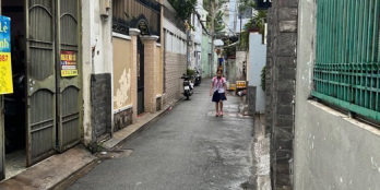 Nhà cũ tiện xây mới, sổ vuông vức, hẻm nhựa xe hơi, pháp lý chuẩn 