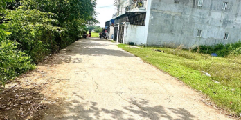 Bán lô đất ngộp gần trường Nguyễn Văn Quá Mỹ Hạnh Nam, đất đẹp, full thổ cư