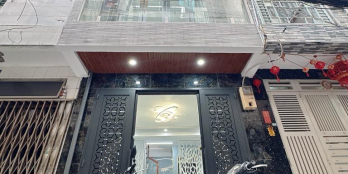 Nhà đẹp 21m2, 3 tầng dts 63m2, hẻm 4m Hoàng Diệu sát Q1. 4,45 tỷ