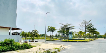 2,75 tỷ có Lô đất FPT City gần công viên gần kênh sinh thái Diện tích 102m2