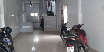 nhà ngộp 3 tầng mới đẹp cần bán gấp giá 3 tỷ hơn hẻm xe tải 