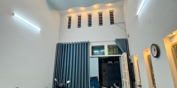 nhà 3 tầng mới đẹp ở ngay chỉ có 4 tỷ đồng hiếm có 