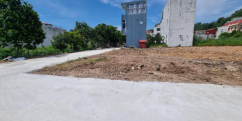 ️️Cần bán gấp lô 100m2 tuyến 2 Thanh Niên, Ngọc Xuyên , Đồ Sơn. 
- DT: 100m2 (ng