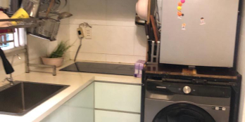 1 tỷ hơn. có sổ hồng riêng ở HCM . ngay chợ gò vấp . sát bên trường đại học 