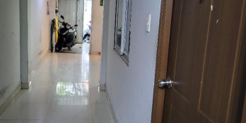 Ngang hơn 6m, gần mặt tiền đường, hẻm xe hơi, nhiều phòng, có sân phơi và để xe