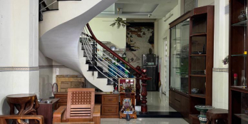 4 tỷ có ngay căn nhà 3 tầng hẻm xe tải cho thuê 15tr tháng 11pn quá rẻ 