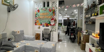 nhà nở hậu, có sân để xe, hẻm thẳng gần mặt tiền, hoàn công đầy đủ, nhà mới