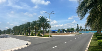 Bán gấp đất 52.3m2, TT Tân Túc,cách chợ Đệm 200m, TT hành chính.Giá: 2,4 Tỷ