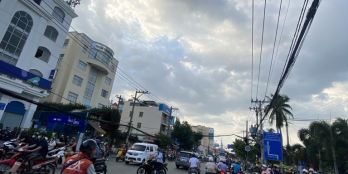 NHÀ THI ĐẤU ĐA NĂNG QUẬN 7 - 40M DÀI 22M - 3 TẦNG - THU NHẬP 100TR/ TH - 85 TỶ 