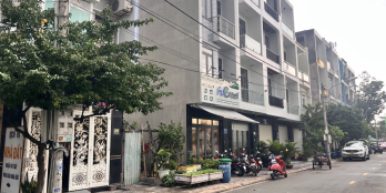 Chủ gửi Namkheobds 4 căn nhà
Vuông full thổ cư Ngay KDC Việt lập - KP Bình đường