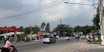 Nhà cần bán nền đất thổ cư mặt tiền kinh doanh ngay KCN giá rẻ