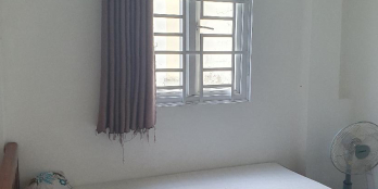 Phòng cho thuê có cửa sổ thoáng mát sạch sẽ lầu 2