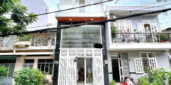 Siêu phẩm nhà 5 tầng (4,67m x 12m), hẻm 2 xe tải Bến Vân Đồn. Chỉ 15 tỷ