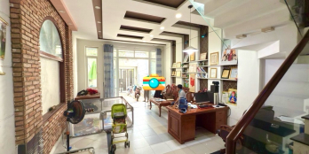 NGAY PHẠM VĂN ĐỒNG TP THỦ ĐỨC- NHÀ LINH TÂY 100M2 3 TẦNG 5PN -  SỔ HỒNG RIÊNG