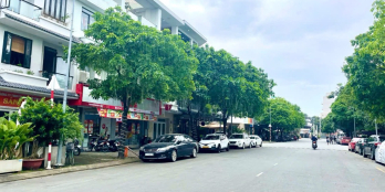 NHÀ MẶT TIỀN KINH DOANH ĐƯỜNG 26M NGAY PHẠM VĂN ĐỒNG - 105M2 4 TẦNG