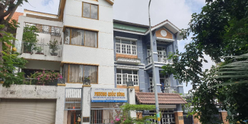 Biệt Thự Quận 7 DT 8m x 24m 3 Lầu Giá 30 Tỷ