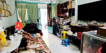 Nhà cũ tiện xây mới. 43m2, hẻm 4m gần hẻm xe tải, khu vực an ninh 