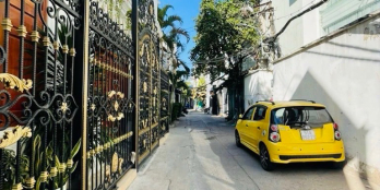 Nhà hẻm xe hơi vào nhà, ngang hơn 4m, 4 tầng 4pn 4wc, pháp lý chuẩn 