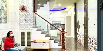 NGAY NGÃ TƯ LINH XUÂN GIAO ĐƯỜNG PHẠM VĂN ĐỒNG, NHÀ 2 TẦNG HẺM XE HƠI NGANG 7.2M