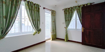 Nhà ngang hơn 5m, 80m2, 8pn6wc, hẻm thẳng xe hơi vào nhà, kết cấu còn mới, đẹp 