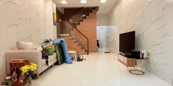 NHÀ 2 TẦNG GẦN CV LÀNG HOA 60M2 HẺM Ô TÔ 4x15M ĐẸP Ở NGAY