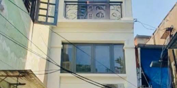 Chỉ 5,2 tỷ - mặt tiền thụt Vĩnh Khánh - 5 tầng HC đủ - Đất dân cư hiện hữu