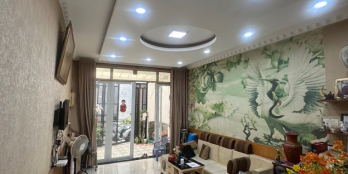 Nhà còn mới, 82m2, 2 mặt hẻm, gần mặt tiền, hẻm thẳng, khu dân trí