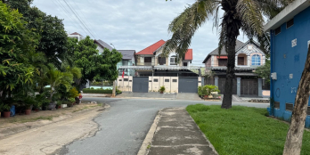 Biệt phủ nội thất gỗ quý , 940 m2 4 tầng có hầm , An Dương Vương, Phú Định