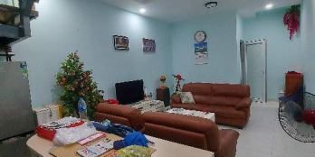 Mặt tiền đường kinh doanh sầm uất, ngang hơn 4m, 86m2, nhà còn mới. 