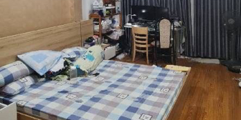 Nhà nở 5m, 70m2, 2 tầng 3pn. Gần mặt tiền đường. PL chuẩn, hoàn công đủ 