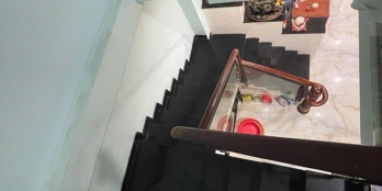 Nhà lô góc 3 mặt, 68m2, ngang 4m, 3pn3wc. Gần mặt tiền đường, tiện ích đầy đủ.@