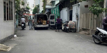 Ngang 4m nở 4.4m,2tầng,3pn2wc. Hẻm xe tải thẳng. P.lý chuẩn 2025, hoàn công đủ. 