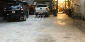 Cho thuê nhà Đội Cấn 150m2x3 tầng sân 150m2 80tr/tháng