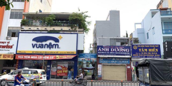 Cho thuê nhà góc 2 mặt tiền phố nội thất bạch đằng, P15, BT .60.5m2 giá 55tr/tháng.