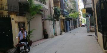 Cho thuê nhà Nguyễn Khang, Cầu Giấy , dt: 75m2x6t , 19tr/tháng.