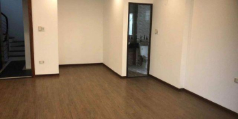 Cho thuê nhà Phố Nguyễn Đình Hoàn