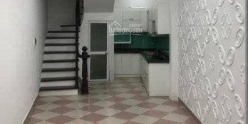 Cho thuê Nhà Phố Chùa Láng làm văn phòng , shop thời trang, người nước ngòai thuê ở , văn phòng