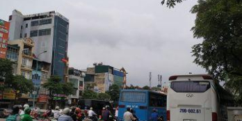 cho thuê mb kd mặt phố tkc giá 37tr dien tích 90m2