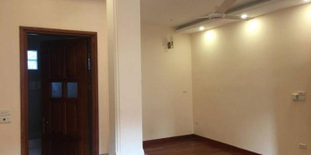 Cho thuê biệt thự vị trí đẹp là văn phòng, công ty tại KĐT Việt Hưng. S: 210m2