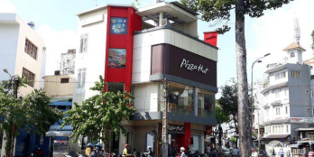 CHO THUÊ NHÀ NGUYÊN CĂN VỊ TRÍ “KHỦNG” 3 MẶT TIỀN TẠI QUẬN 10