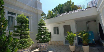 Cho thuê villa compound Thảo Điền 500m2 1 trệt 2 lầu có hồ bơi giá 5000$