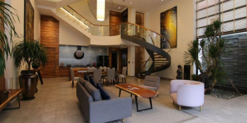 Cho thuê villa Thảo Điền phong cách hiện đại 7PN, hướng Tây Nam giá 163tr.LH 0909246874