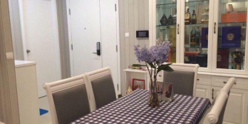 Cho thuê CH The Tresor ( 3 phòng), Q4